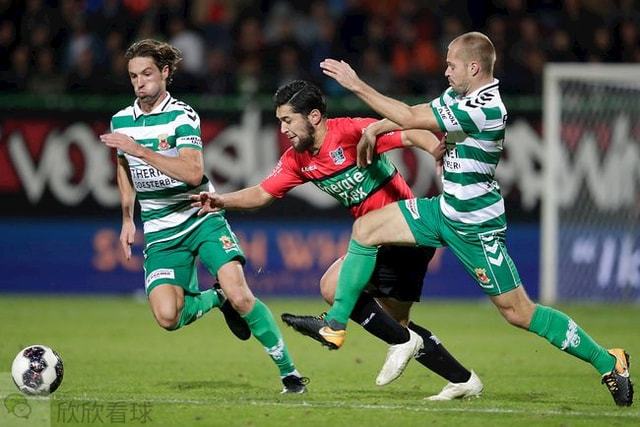 她在赛场外 她在赛场外