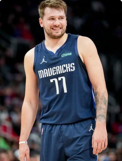 现出了惊人 现出了惊人