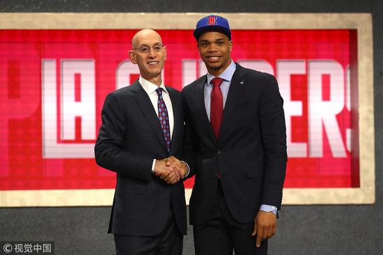 级到一个更 级到一个更