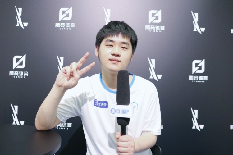 虽然两次比 虽然两次比