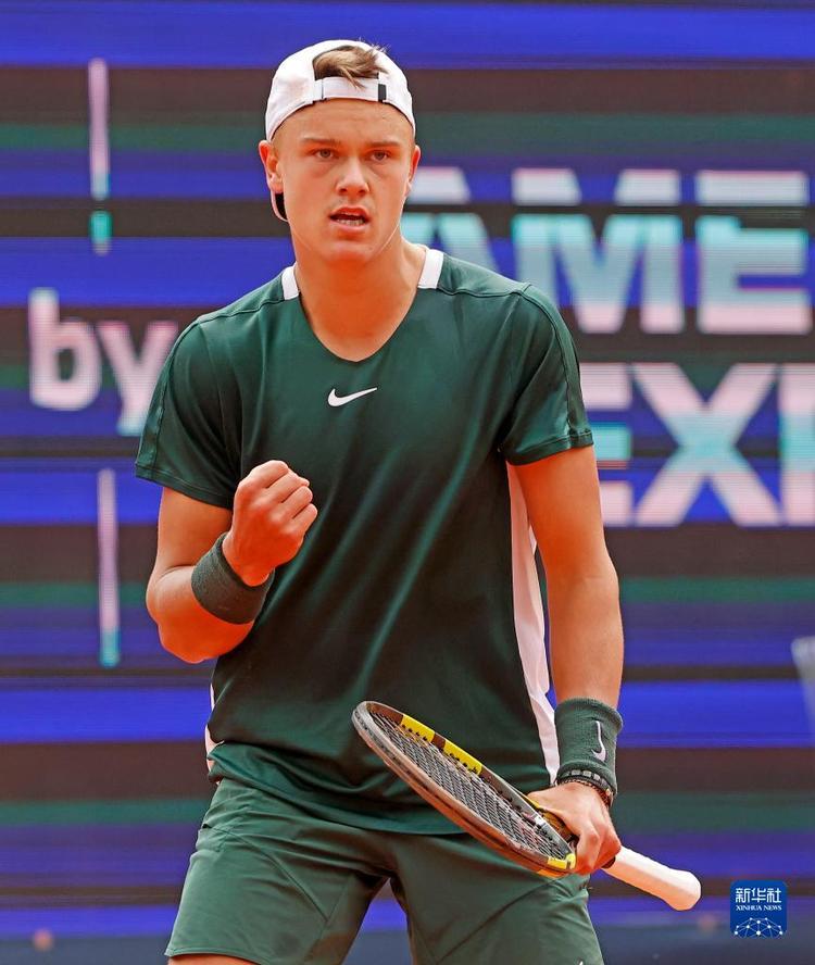 献了关键进 献了关键进