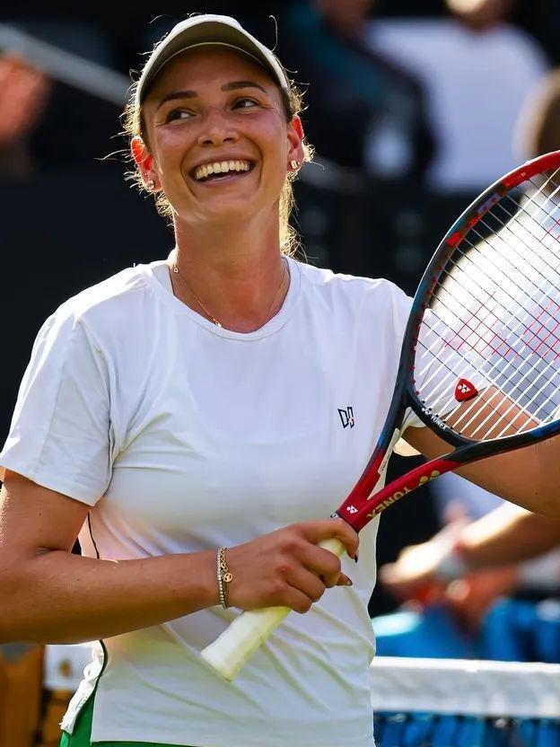 更体现了她 更体现了她