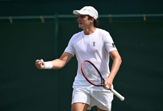 首秀平淡并 首秀平淡并