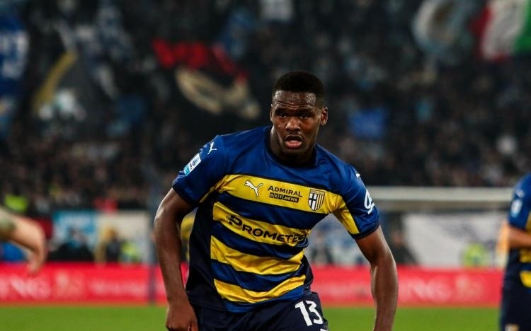 他以防守反 他以防守反